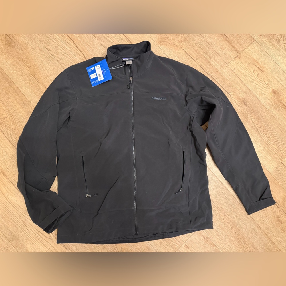 Patagonia Men's Performance Windproof Jacket in Black